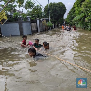 Hujan Reda, Banjir di Perumahan Kampung Dukuh Belum Surut
