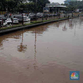 Ini Penampakan Banjir di Tol Tb Simatupang Jakarta