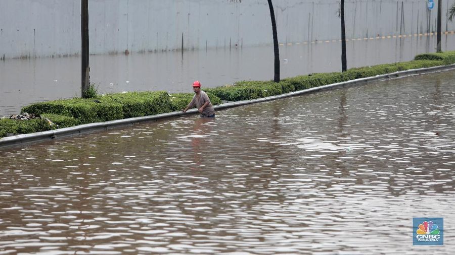 Banjir Ruas Tol TB Simatupang (CNBC Indonesia/Muhammad Sabki)