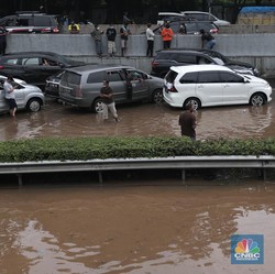 Ini Daftar Ruas Tol Jabodetabek Tergenang Banjir