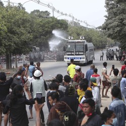 Myanmar Panas, 1.000 Massa Pro Junta Militer Turun ke Jalan