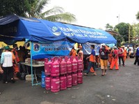 Banjir Landa Ibu Kota, Bright Gas Hadir di Dapur Umum Jakarta