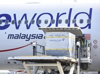 Penampakan Malaysia Kedatangan Perdana Vaksin Covid-19 Pfizer