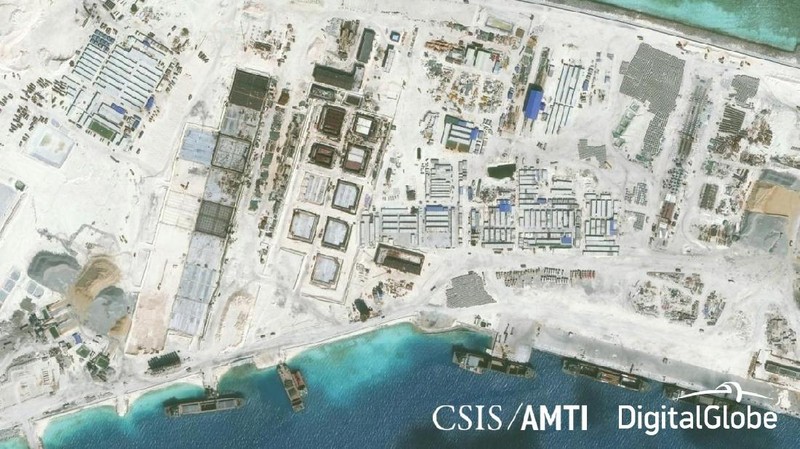 Pangkalan militer di Mischief Reef, April 23, 2020. (dok. CSIS Asia Maritime Transparency Initiative/Digital Globe)