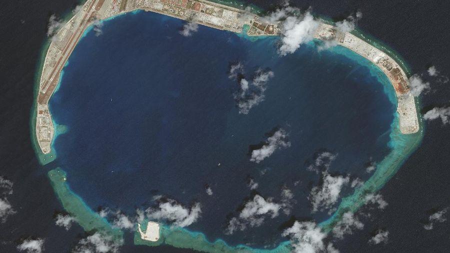 Pangkalan militer di Mischief Reef, April 23, 2020. (dok. CSIS Asia Maritime Transparency Initiative/Digital Globe)