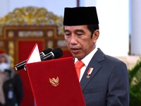 Pengakuan Jokowi: 99% Karhutla Karena Tangan Manusia!