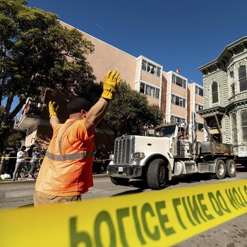 Unik! Rumah di San Fransisco Dipindahkan Pakai Truk 'Raksasa'