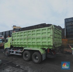 Harga Batu Bara Dunia & HBA Drop, Waspada Main di Sahamnya