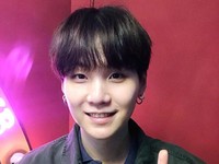 Suga BTS Hapus Postingan Pertama Instagram, Ada Apa?