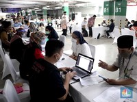 Tokoh Lintas Agama Ikuti Vaksinasi Corona di Istiqlal