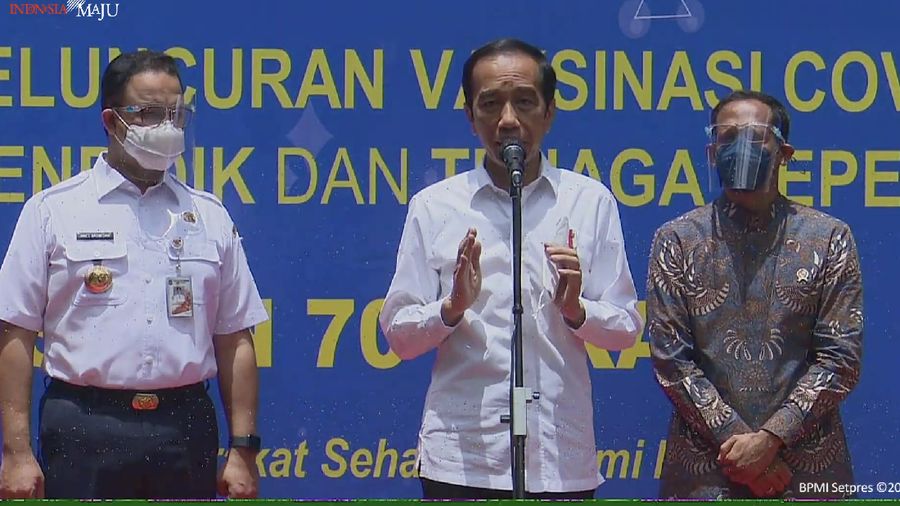 Keterangan Pers Presiden Setelah Meninjau Vaksinasi Guru, SMAN 70 Jakarta Selatan, 24 Feb 2021 (Tangkapan Layar Youtube Sekretariat Presiden)