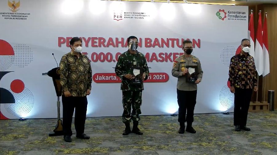 Penyerahan Bantuan Pemerintah 35 Juta Masker (Tangkapan Layar Youtube PerekonomianRI)