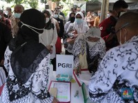 DPR Usul Gaji Guru di Indonesia Rp 25 Juta per Bulan