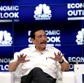 Luhut soal Tesla: Kita Tidak Pernah Bicara Pabrik Mobil