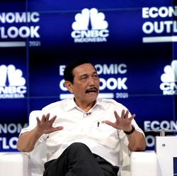 Luhut Bicara Soal Tesla Lagi, Saham Nikel To The Moon
