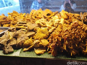 Legendaris! 5 Tempat Makan Ini Tak Pernah Sepi Sejak Puluhan Tahun yang Lalu