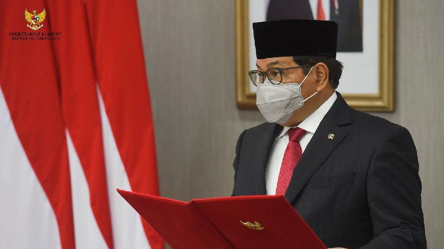 Seskab Pramono Anung melantik Fadlansyah Lubis menjadi Waseskab, di Gedung 3, Kemensetneg, Jakarta, Kamis (25/02/2021). (Dok: Humas Setkab)