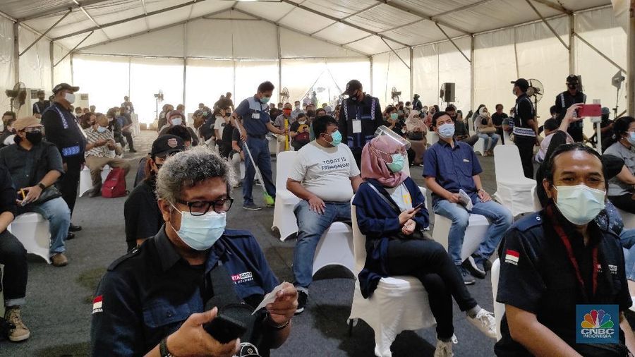 Vaksinasi wartawan. (CNBC Indonesia/Andrean Kristianto)