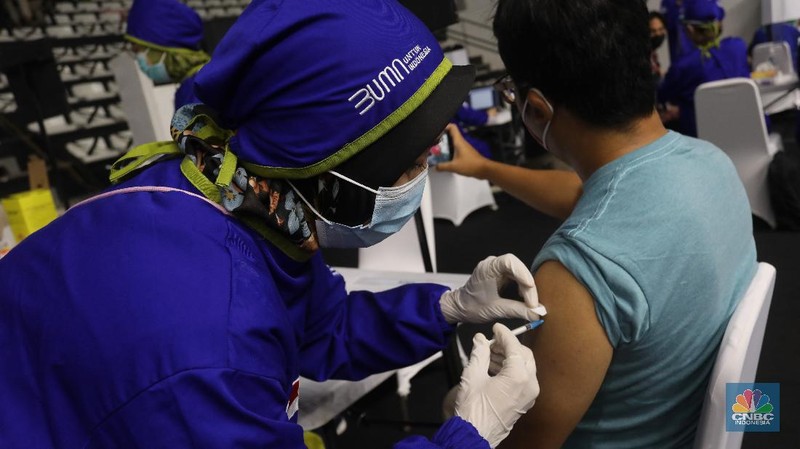 Vaksinasi wartawan. (CNBC Indonesia/Andrean Kristianto)