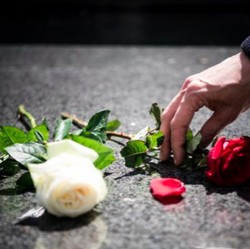 Innalillahi, Penyanyi Emilia Contessa Meninggal Dunia