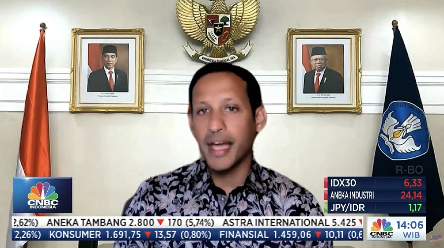 Menteri Pendidikan dan Kebudayaan RI, Nadiem Makarim dalam acara webinar Kemendikbud RI dengan tema 