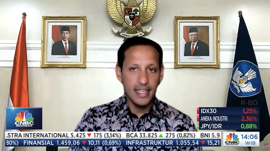 Menteri Pendidikan dan Kebudayaan RI, Nadiem Makarim dalam acara webinar Kemendikbud RI dengan tema