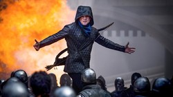 Sinopsis Robin Hood (2018), Aksi Pemanah Bertudung Hadapi Pemerintah Korup