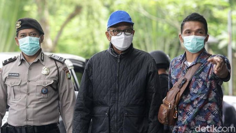 Gubernur Sulsel Nurdin Abdullah tiba di KPK. (Grandyos Zafna/detikNews)