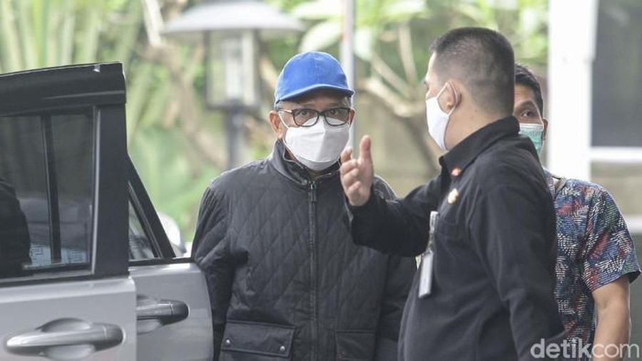 Gubernur Sulsel Nurdin Abdullah tiba di KPK. (Grandyos Zafna/detikNews)
