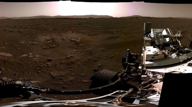 Penjelajah Mars Perseverance NASA memperoleh gambar dari area di depannya menggunakan Kamera Penghindaran Bahaya Kiri Depan A. Gambar ini diperoleh pada 18 Februari 2021 (Sol 0) pada waktu matahari rata-rata lokal pukul 15:53:58. (NASA/JPL-Caltech)