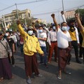 Junta Tembak Mati 18 Orang Warga, Media Myanmar Kecam Pendemo