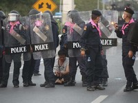 Demo Thailand Rusuh, 'Kabut Asap' Warnai Kota Bangkok