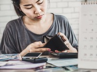 Diteror Karena Terjerat Pinjaman Pribadi, Lakukan Ini!