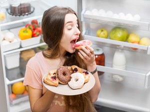 7 Hal Terbaik yang Bisa Dilakukan Usai Kebanyakan Makan