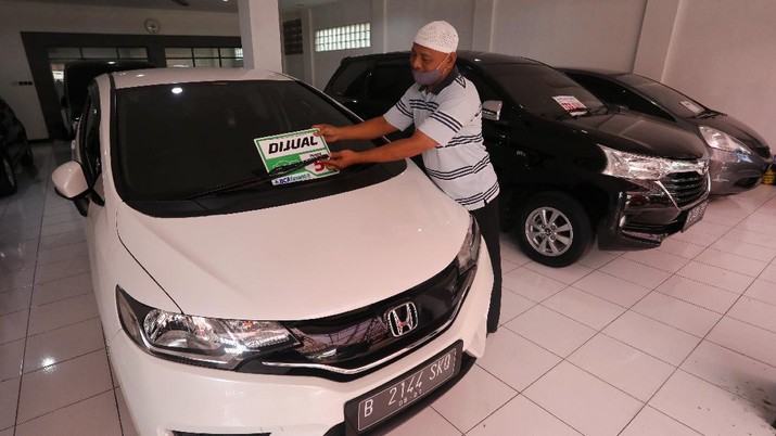 Penjual mobil bekas. (CNBC Indonesia/Andrean Kristianto)