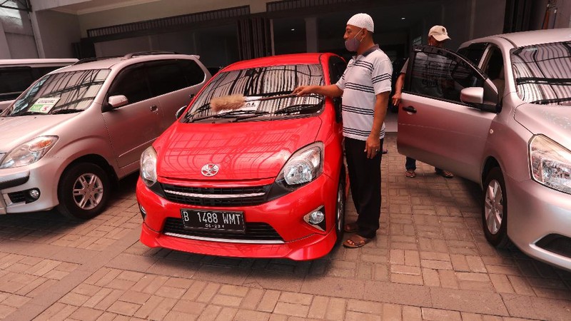 Penjualan Mobil Bekas. (CNBC Indonesia/Andean Kristianto)