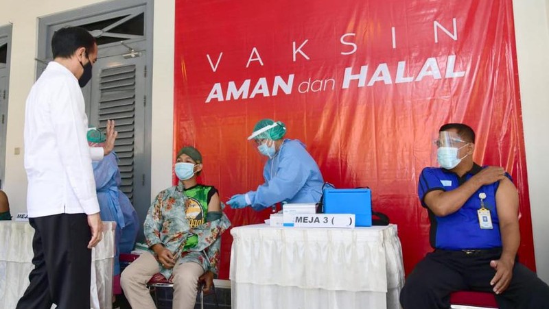 Presiden Jokowi tinjau vaksinasi massal di Kota Yogyakarta, Senin (1/3/2021). (Dok: Muchlis Jr - Biro Pers Sekretariat Presiden)
