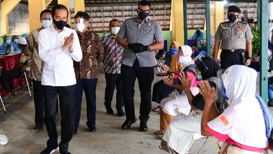 Presiden Jokowi tinjau vaksinasi massal di Kota Yogyakarta, Senin (1/3/2021). (Dok: Muchlis Jr - Biro Pers Sekretariat Presiden)