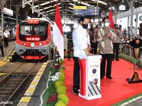 Jokowi Resmikan KRL Yogyakarta - Solo Pengganti Prameks