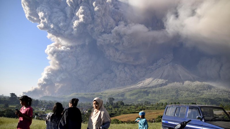 Erupsi Gunung Sinabung. (AP Photo)