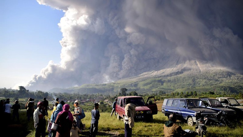 Erupsi Gunung Sinabung. (AP Photo)