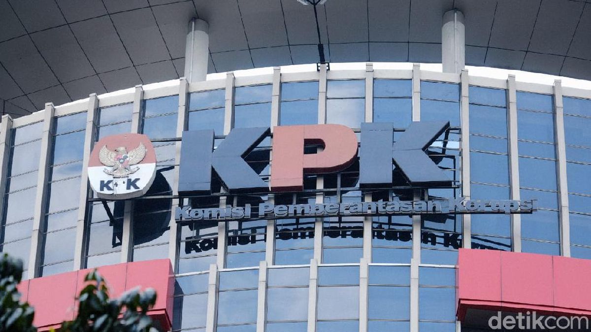 11 Jam Geledah Kanwil BPN Jatim, KPK Sita Duit Ratusan Juta — NadiKabar.com