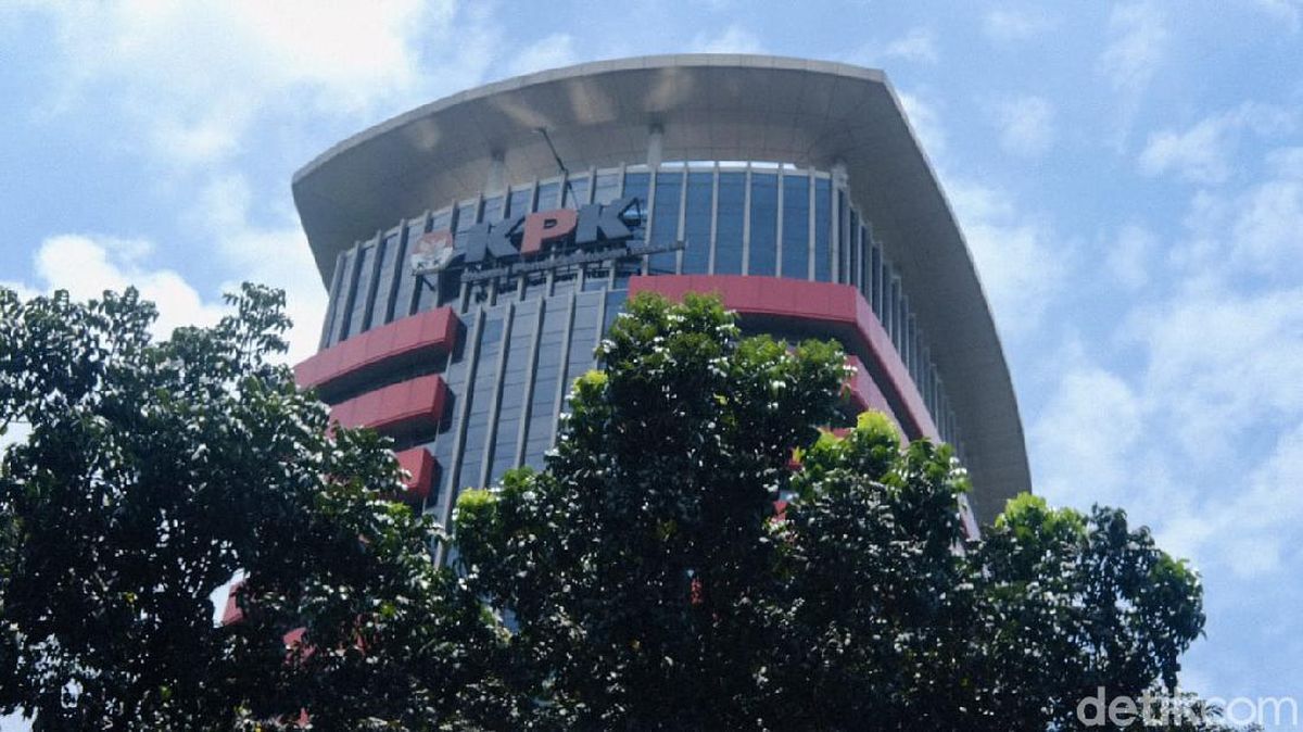 KPK Panggil Adik Eks Kepala BNPB Terkait Kasus Korupsi Dana Bencana — NadiKabar.com