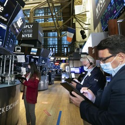 Laporan Pekerjaan AS Bikin Pasar Optimis, Wall Street Dibuka Naik
