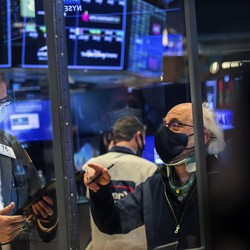 Wall Street Naik, Saham AS Siap Cetak Sejarah Rekor Tertinggi?