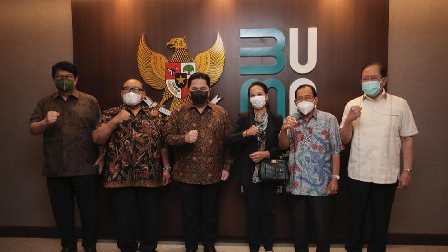 Menteri Badan Usaha Milik Negara (BUMN) Erick Thohir melakukan pertemuan dengan para pendahulunya/Dok Instagram @erickthohir