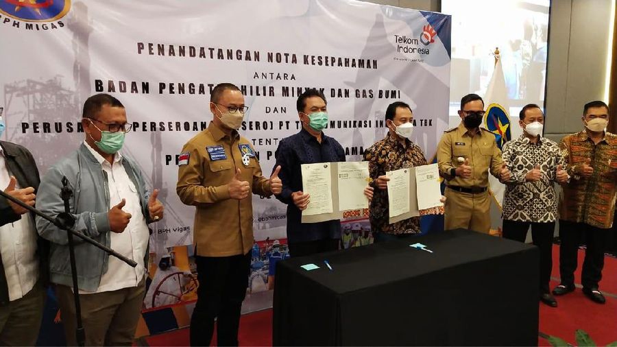 BPH Migas tanda tangan MOU dengan PT Telkom. (Dok: BPH Migas)