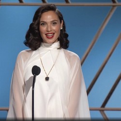 Si Cantik 'Wonder Woman' Gal Gadot Umumkan Hamil Anak Ketiga
