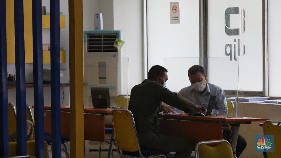 Kantor Pajak Buka Pelayanan Pengisian SPT, Rabu (3/3/2021). (CNBC Indonesia/Andrean Kristianto)
