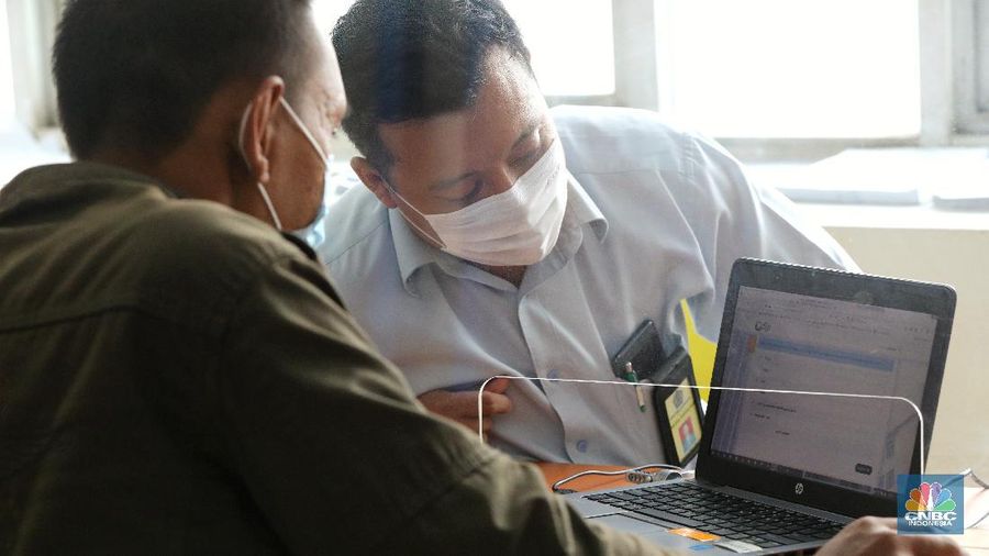 Kantor Pajak Buka Pelayanan Pengisian SPT, Rabu (3/3/2021). (CNBC Indonesia/Andrean Kristianto)